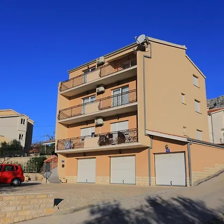 With A Parking Space Kastel Sucurac, - 16209 Appartement *
